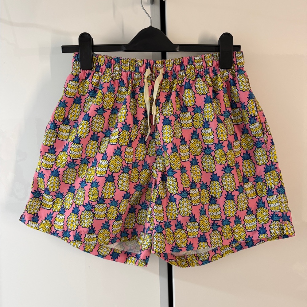 Chubbies Pink Pineapple Print Swim Trunks (Large)